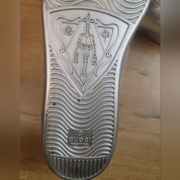 GUCCI Ace Low-top Silver Sneakers - Picture 12 of 16